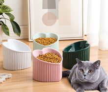 Charger l&#39;image dans la galerie, Gamelle Inclinée en Céramique pour Chats et Chiens – Ergonomique, Antivomissement et Facile à Nettoyer
