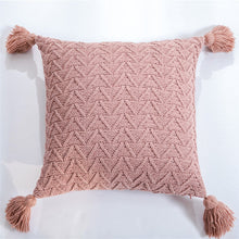 Charger l&#39;image dans la galerie, Housse de coussin matelassée tricotée en forme de chenille – Confort et élégance
